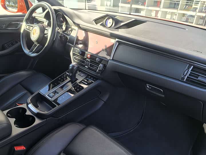 Фото 2 - Porsche Macan