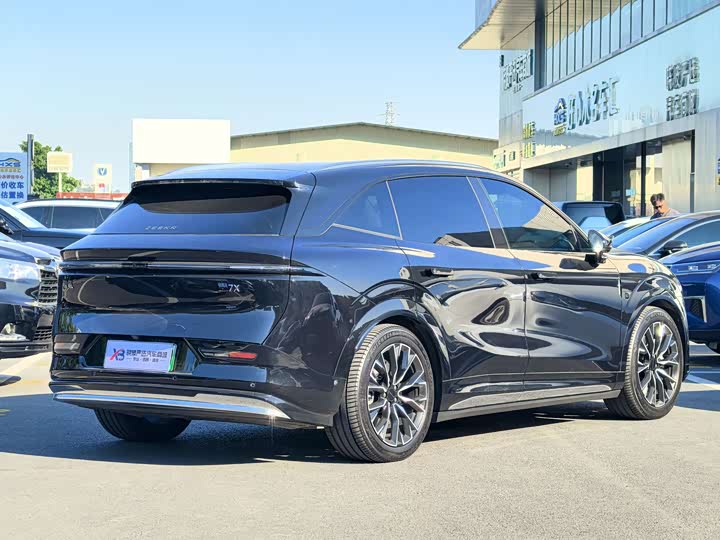 Фото 8 - Zeekr 7X