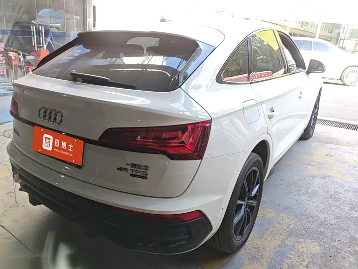 Фото 4 - Audi Q5L Sportback