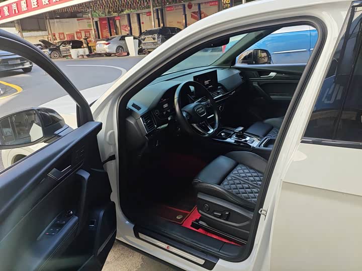 Фото 5 - Audi Q5L Sportback