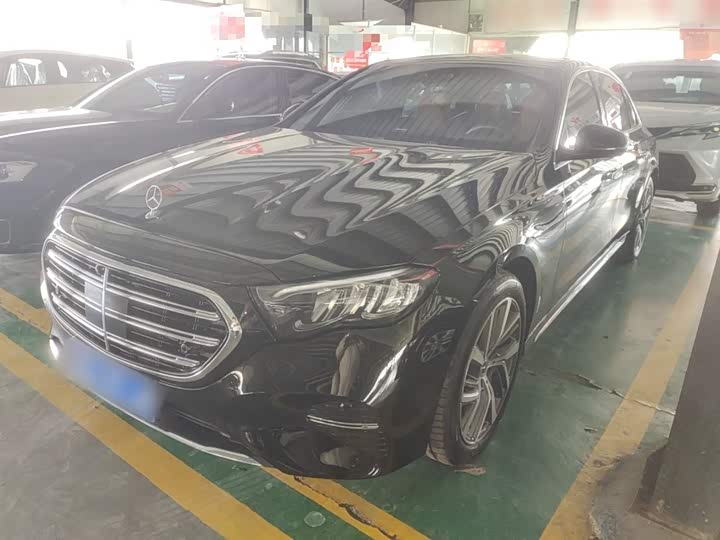 Фото 1 - Mercedes-Benz E-Class