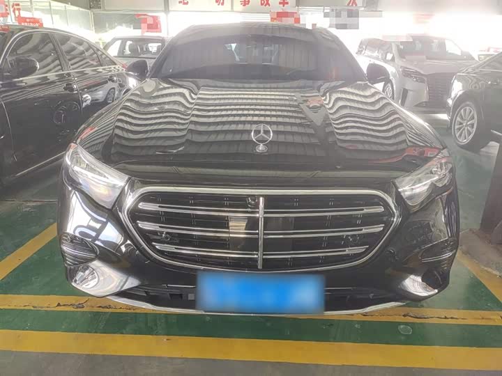 Фото 3 - Mercedes-Benz E-Class