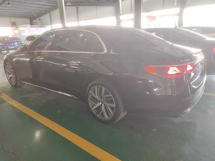 Фото 5 - Mercedes-Benz E-Class