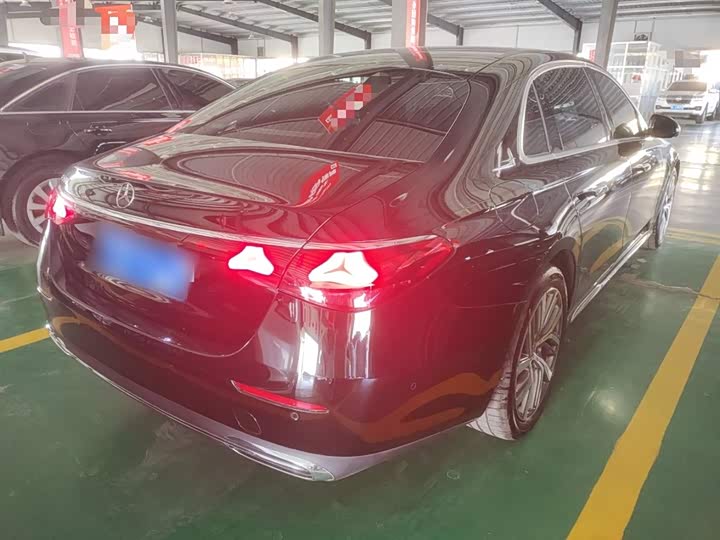 Фото 7 - Mercedes-Benz E-Class