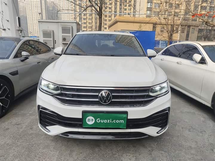 Фото 3 - Volkswagen Tiguan L Pro