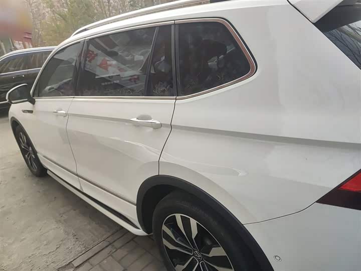 Фото 5 - Volkswagen Tiguan L Pro