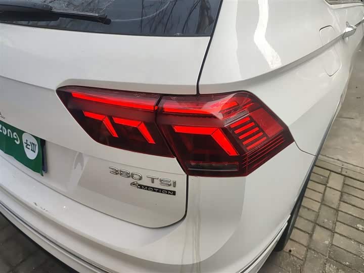 Фото 8 - Volkswagen Tiguan L Pro