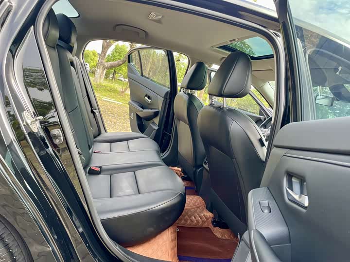 Фото 8 - Nissan Sylphy