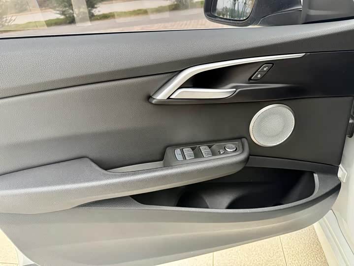 Фото 4 - BMW 1 Series