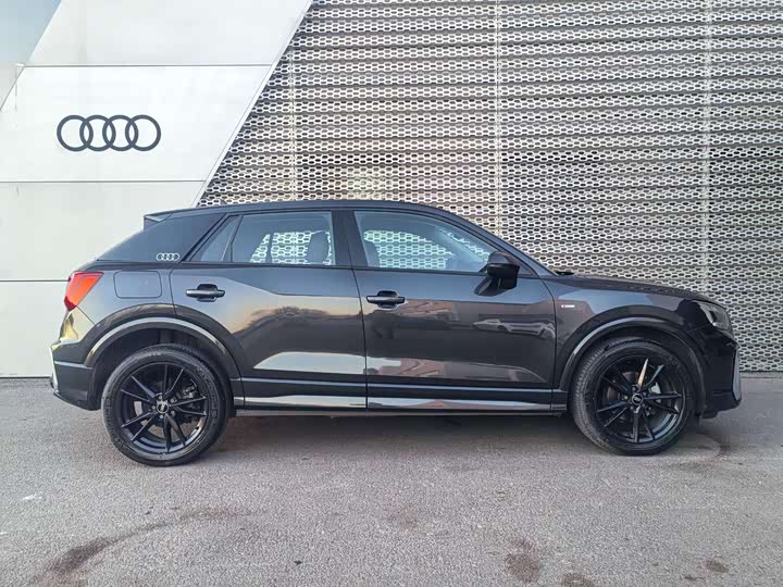 Фото 4 - Audi Q2L