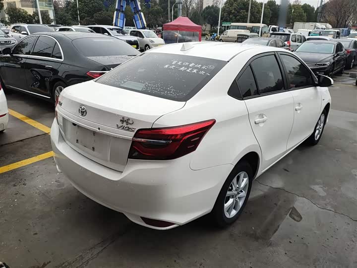 Фото 7 - Toyota Vios