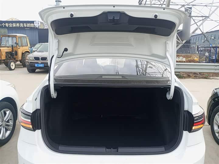 Фото 9 - Volkswagen Lavida