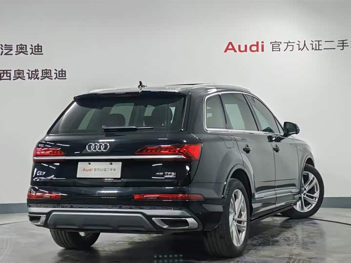 Фото 4 - Audi Q7