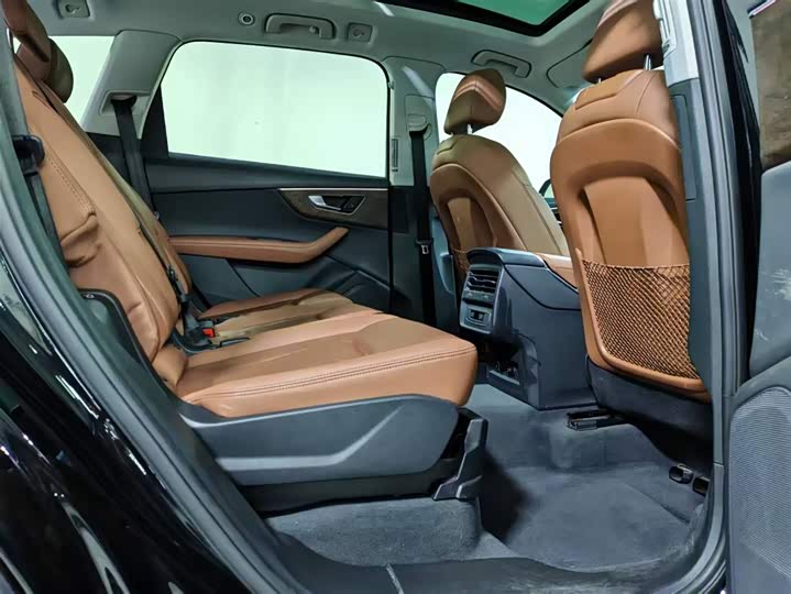 Фото 6 - Audi Q7