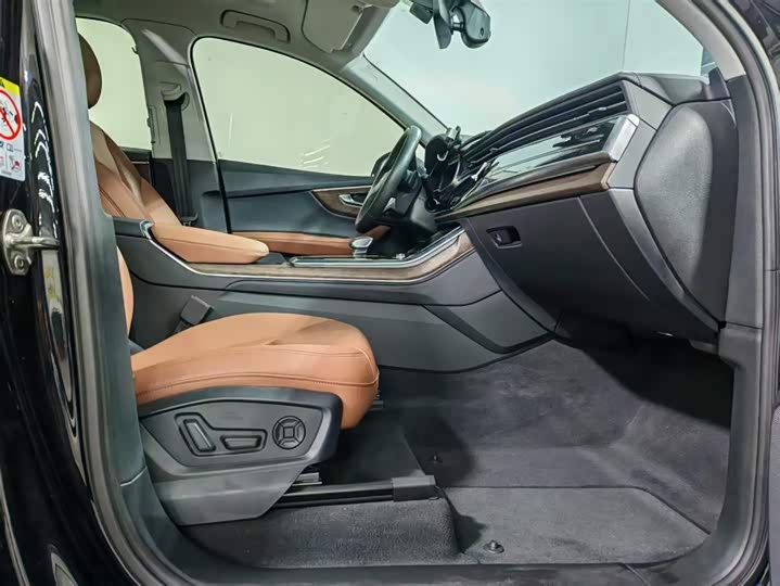 Фото 7 - Audi Q7