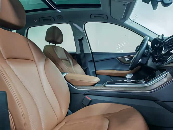 Фото 8 - Audi Q7