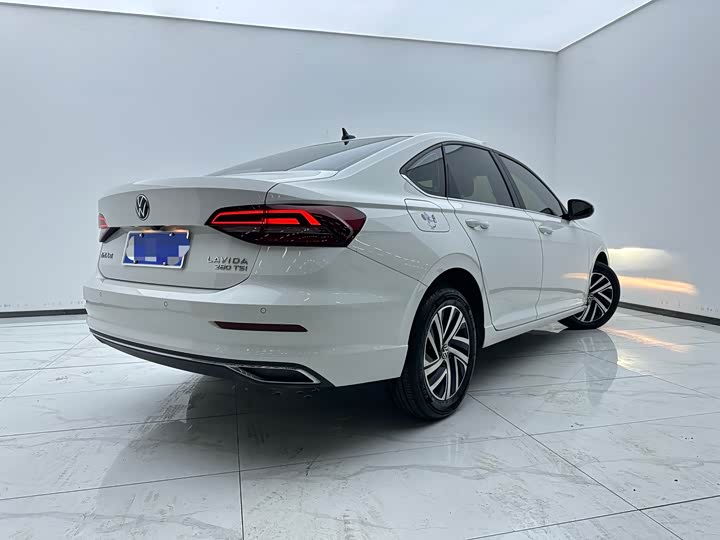 Фото 4 - Volkswagen Lavida