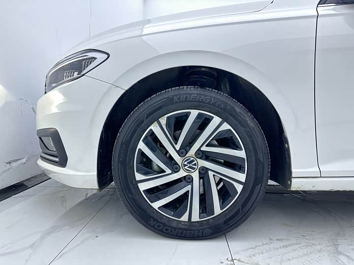 Фото 7 - Volkswagen Lavida