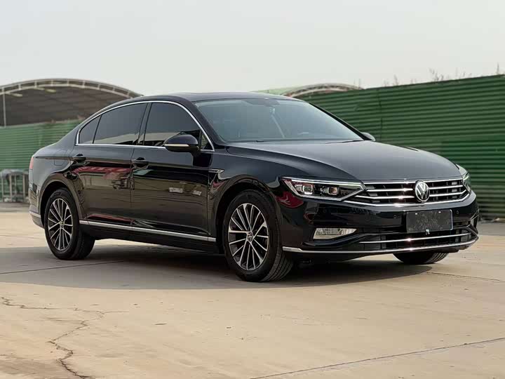 Фото 3 - Volkswagen Magotan