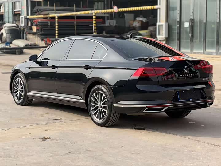 Фото 4 - Volkswagen Magotan