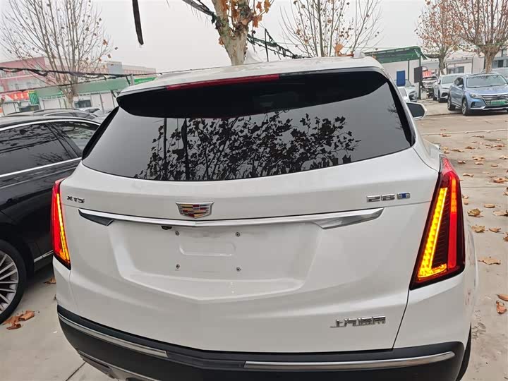 Фото 6 - Cadillac XT5