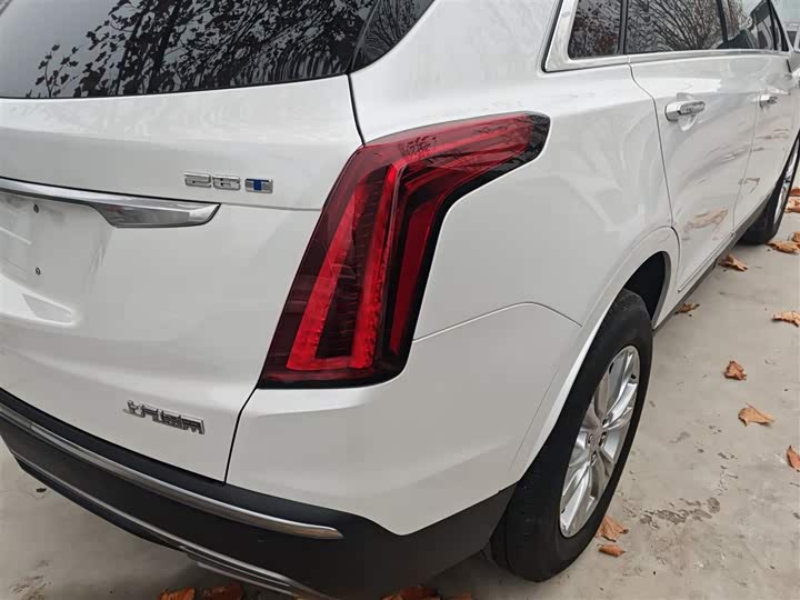 Фото 8 - Cadillac XT5