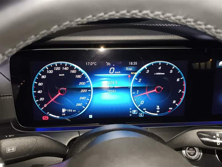 Фото 4 - Mercedes-Benz E-Class