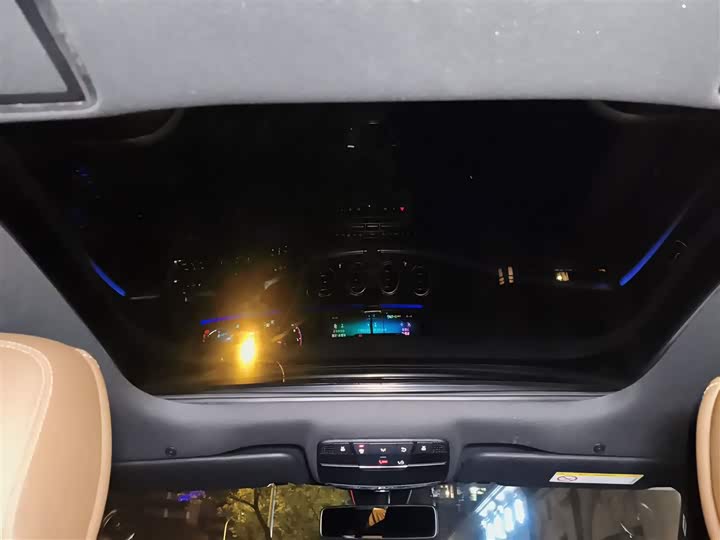 Фото 8 - Mercedes-Benz E-Class