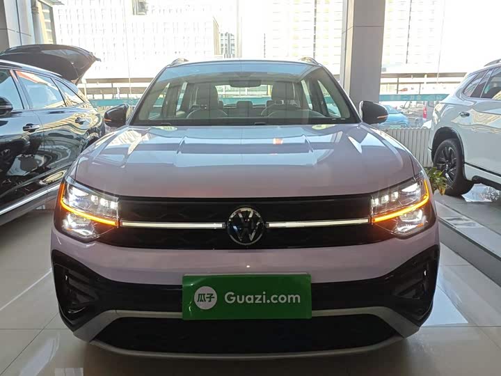 Фото 3 - Volkswagen Tharu