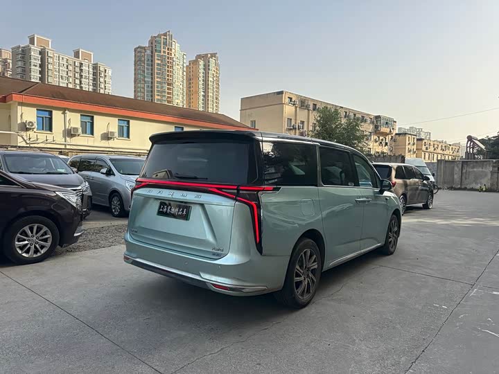 Фото 5 - Maxus Mifa 9