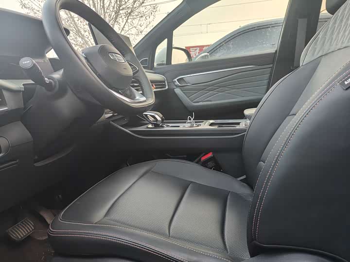 Фото 4 - Geely Okavango L