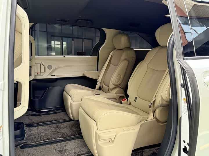 Фото 5 - Toyota Sienna