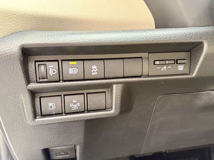 Фото 7 - Toyota Sienna