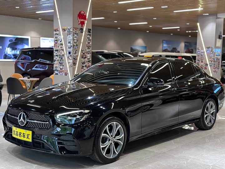 Фото 1 - Mercedes-Benz E-Class