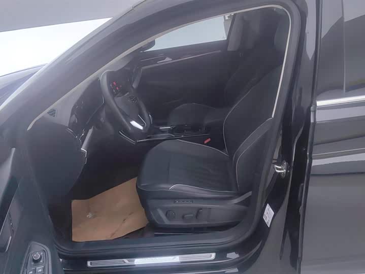 Фото 9 - Volkswagen Passat