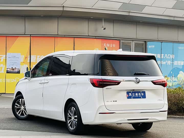 Фото 4 - Buick GL8 ES