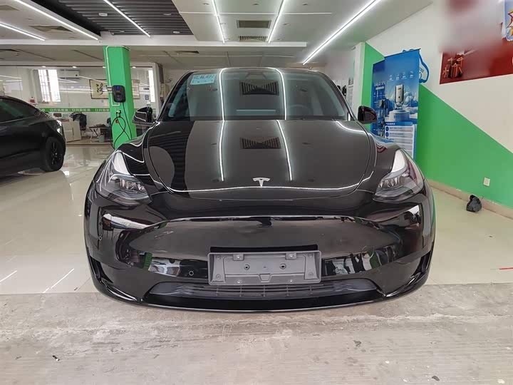 Фото 3 - Tesla Model Y