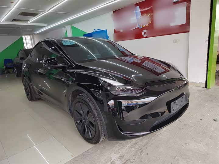 Фото 4 - Tesla Model Y