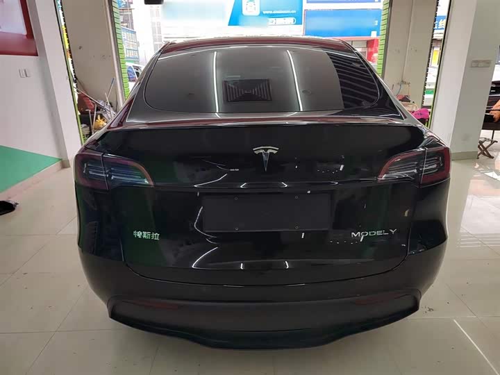 Фото 6 - Tesla Model Y