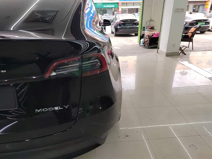 Фото 8 - Tesla Model Y