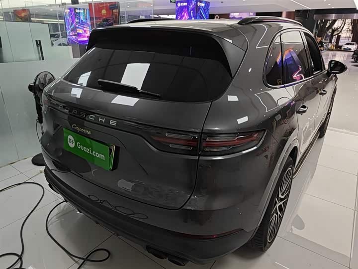 Фото 7 - Porsche Cayenne Hybrid