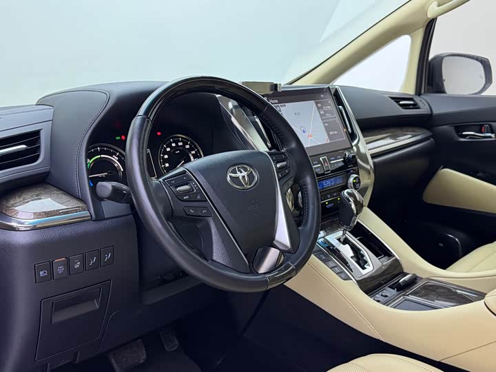 Фото 7 - Toyota Vellfire