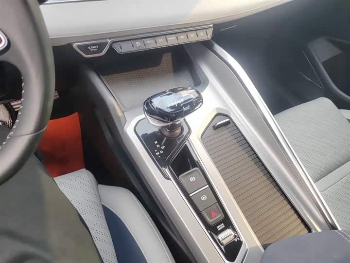 Фото 6 - Geely Preface