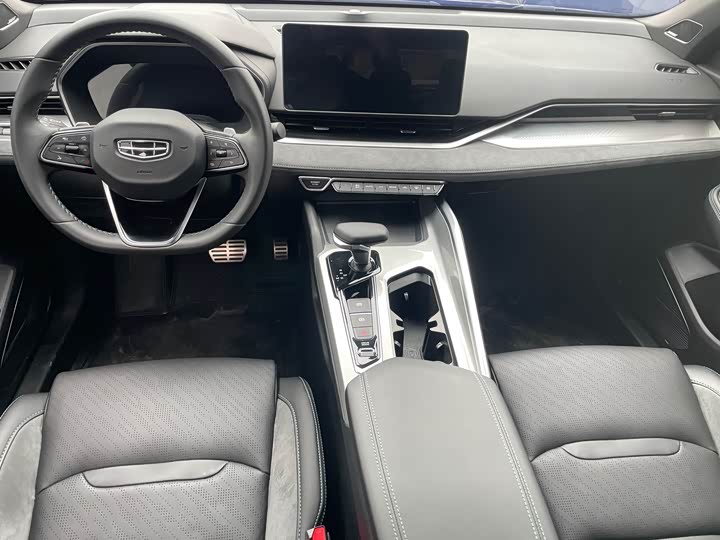 Фото 8 - Geely Preface