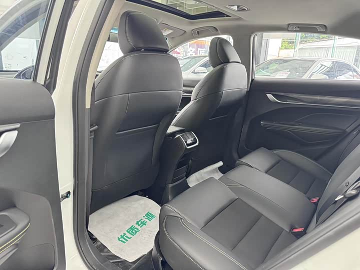 Фото 9 - Geely Binrui