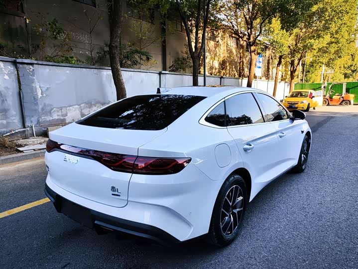 Фото 6 - BYD Qin L