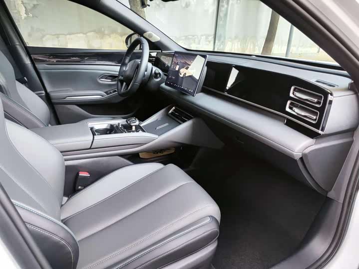 Фото 8 - BYD Qin L