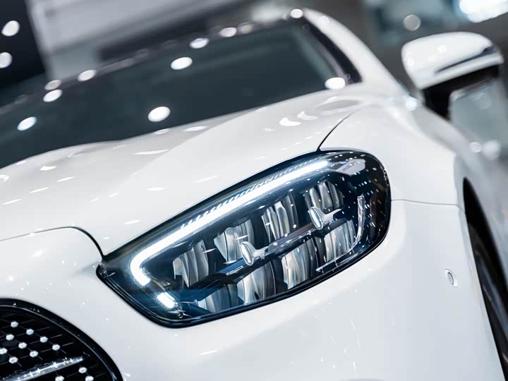 Фото 3 - Mercedes-Benz E-Class