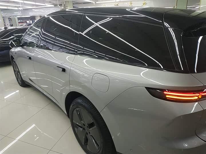 Фото 5 - LiXiang i8