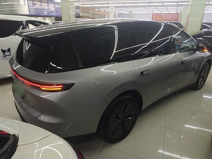 Фото 7 - LiXiang i8